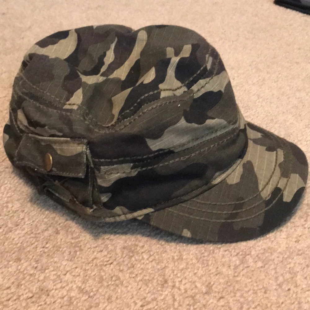 Camo hat! Super stylish!
